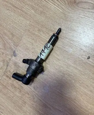 Mazda 2 Fuel injector 020007