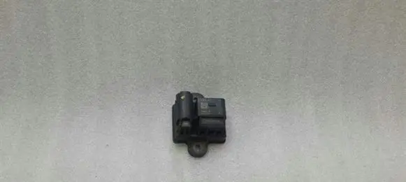Mercedes-Benz E W212 Glow plug pre-heat relay A6519000900