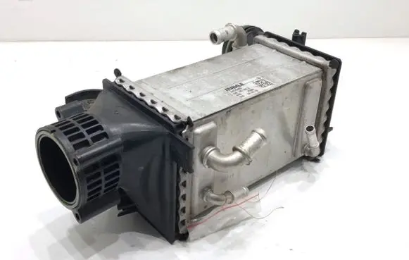 Volkswagen Golf VII Intercooler radiator 04E145785E