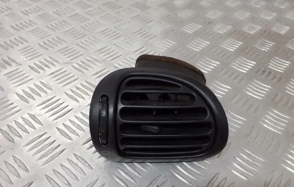 Peugeot 206 Dashboard air vent grill cover trim 