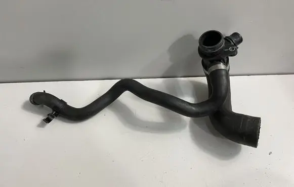 BMW 4 F32 F33 Engine coolant pipe/hose 7639997