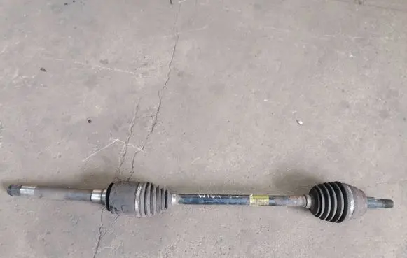 Mercedes-Benz ML W164 Front driveshaft A1643301901