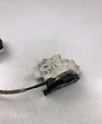 Volkswagen Tiguan Coupe door lock (next to the handle) 3C4839015A