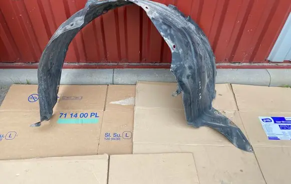Mazda CX-7 Front wheel arch liner splash guards EG21