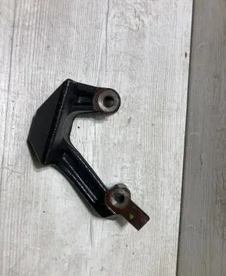Toyota Yaris Engine mounting bracket 17x23