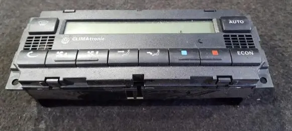 Volkswagen PASSAT B5 Climate control unit