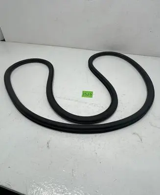 Trunk rubber seal (body)