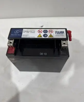 Mercedes-Benz E C207 W207 Car battery A0009827008