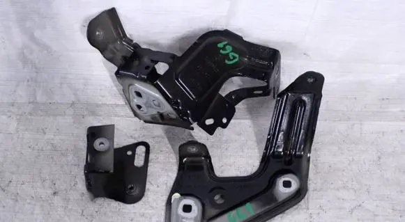BMW 5 G60 G61 Fender mounting bracket 962119006 9621192