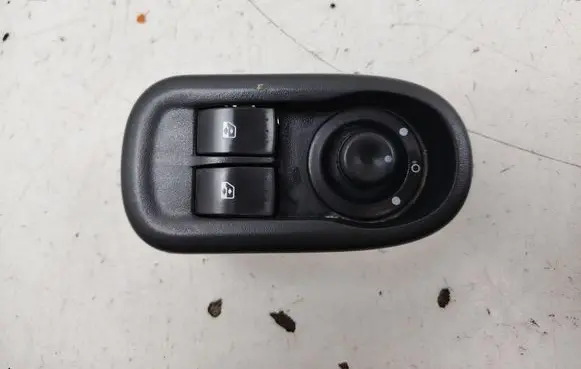 Renault Master III Electric window control switch 8200637849 8200002442B