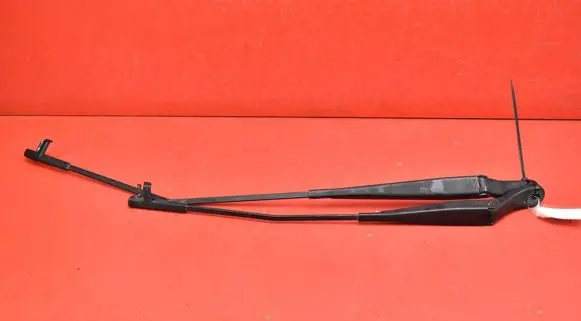 Peugeot 207 CC Front wiper blade arm