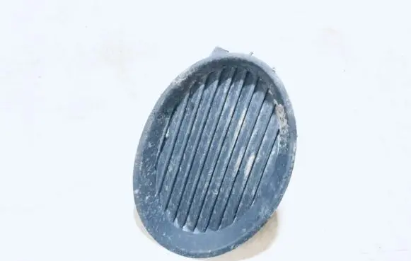 Toyota Avensis Verso Front bumper lower grill