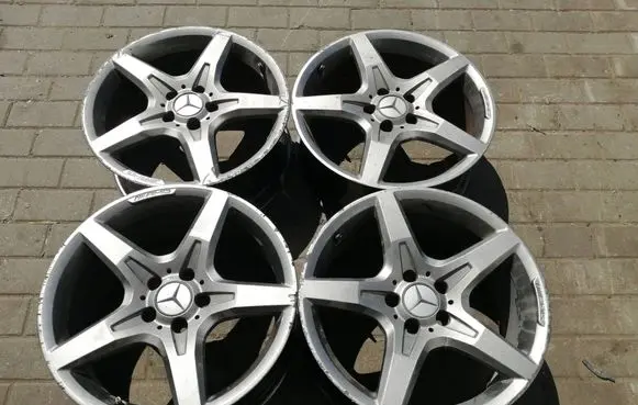 Mercedes-Benz SLK R172 R18 alloy rim A1724012602 A1724012702