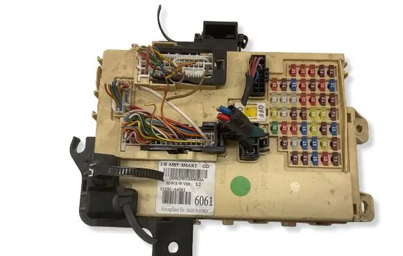 Hyundai i30 Fuse module 91950A6061 ASSYSMART