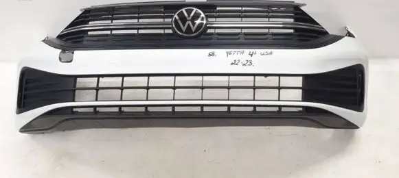 Volkswagen Jetta VII Front bumper 17A805915E