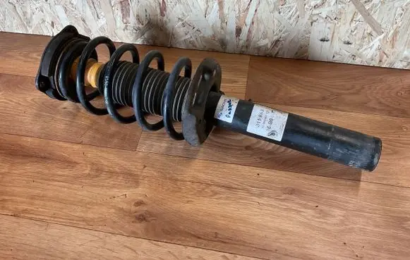 Volkswagen PASSAT B6 Front shock absorber with coil spring 311863 824904003414 36D94