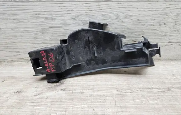Mercedes-Benz A W176 Intercooler air guide/duct channel A1768880238