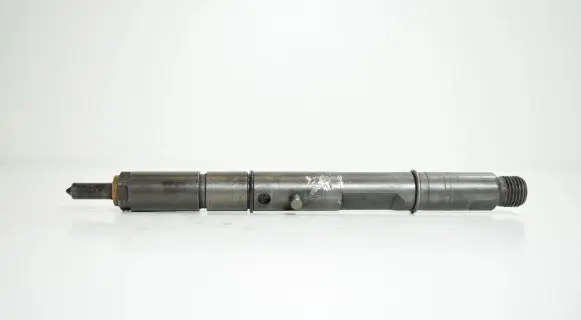 Audi A6 S6 C5 4B Fuel injector 059130201G