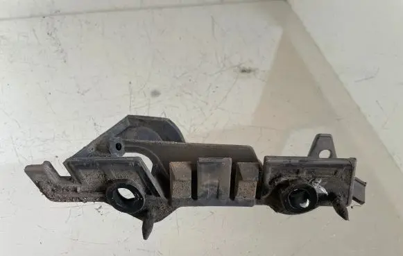 Audi A4 S4 B8 8K Front bumper mounting bracket 8K0807283