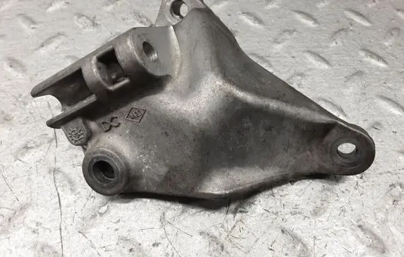 Dacia Sandero III Generator/alternator bracket 117107507R A2822030244