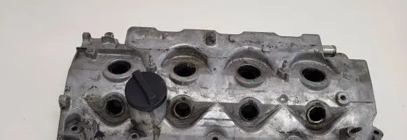 Toyota Corolla Verso AR10 Rocker cam cover L63L7