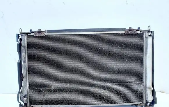 Toyota RAV 4 (XA40) Radiator set 1636336100 1636336110
