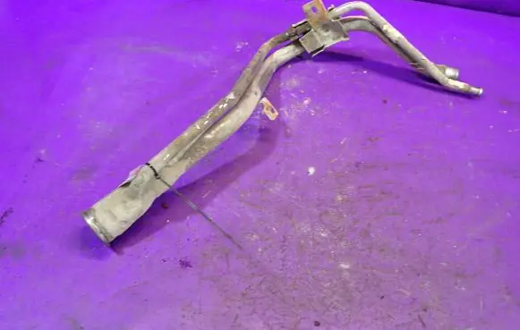 Ford C-MAX I Fuel tank filler neck pipe 