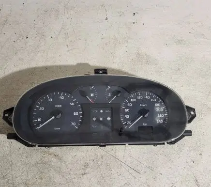 Renault Scenic I Speedometer (instrument cluster) 8200071820 P8200071820 216588693H