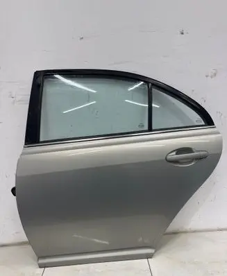 Toyota Avensis T250 Rear door 