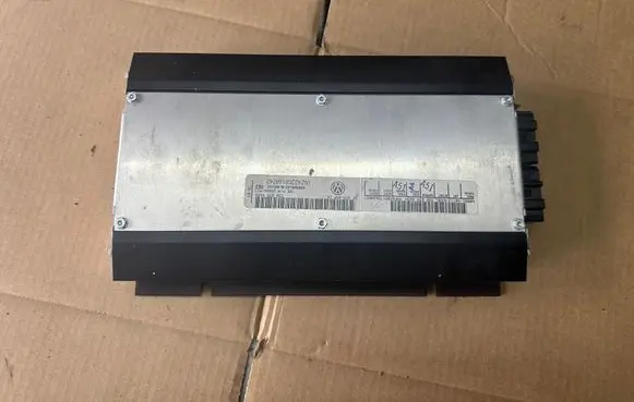 Volkswagen Phaeton Sound amplifier 3D0035465A