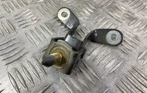 Jeep Grand Cherokee Tailgate/trunk/boot hinge
