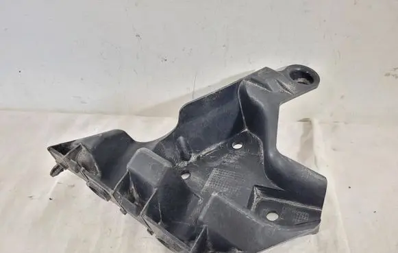 Volvo XC60 Front bumper mounting bracket 31383163
