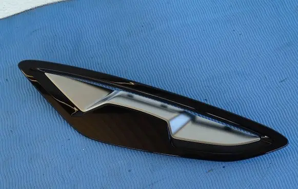 Fender trim (molding)