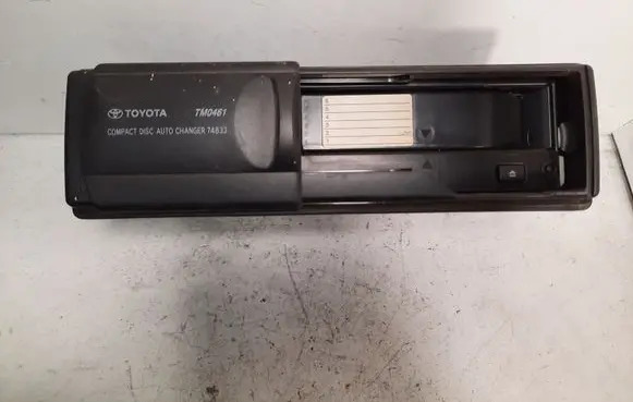 Toyota Corolla E120 E130 CD/DVD changer 0860100911 CXCS0722FC