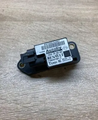 Renault Megane I Airbag control unit/module 7700437301C 550759800