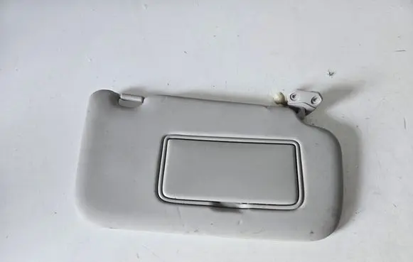 Nissan Leaf II (ZE1) Sun visor