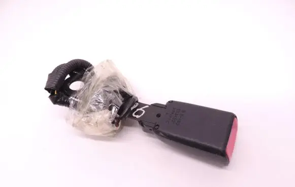 Lexus IS 220D-250-350 Front seatbelt buckle D96