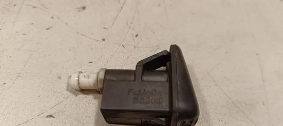 Ford Kuga II Windshield washer spray nozzle B630B