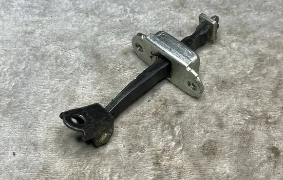 Nissan Qashqai Rear glass lock/latch X191 80430JD000