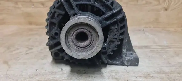 Volvo V70 Generator/alternator 8676498 0124525029