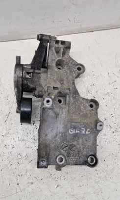 Engine mounting bracket