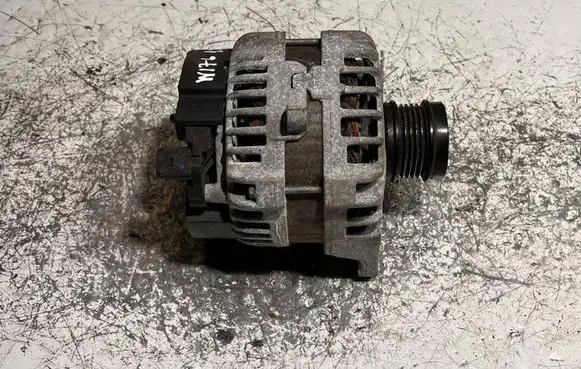 Mercedes-Benz A W176 Generator/alternator 0125711030 A0009061902 150420