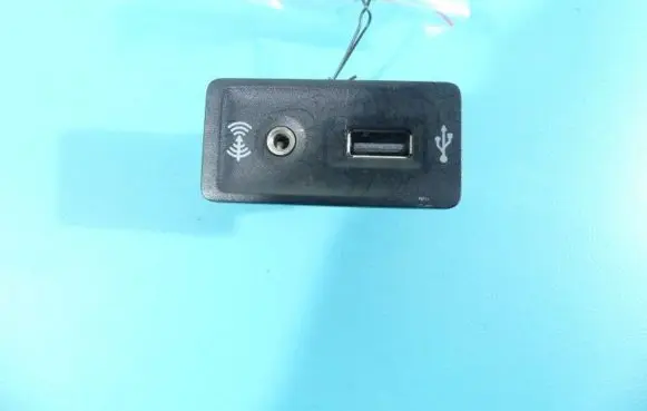 Volkswagen PASSAT B8 USB socket connector 5Q0035724 IMPRK1152461