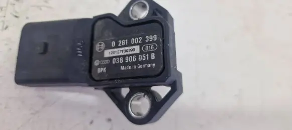 Volkswagen Golf VI Air pressure sensor 038906051B 0281002399