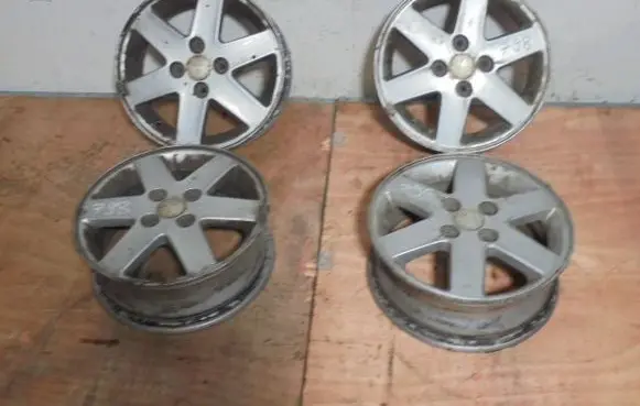 Suzuki Swift I R12 alloy rim 