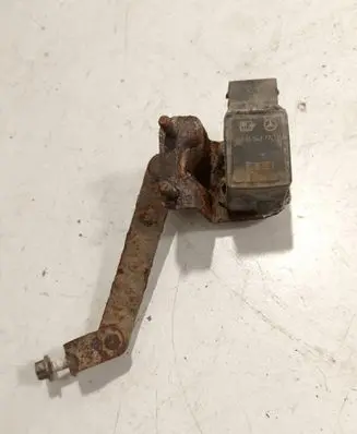Mercedes-Benz E W211 Air suspension front height level sensor A0105427717 21002
