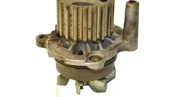Volkswagen PASSAT B6 Water pump 2L21355