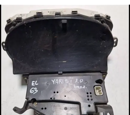 Toyota Yaris Speedometer (instrument cluster) 216558645