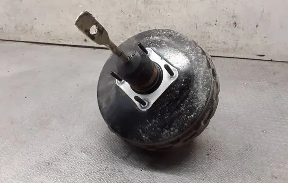 Volvo V70 Brake booster P30714320