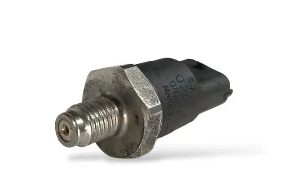 BMW 5 E39 Fuel pressure sensor 0281002405